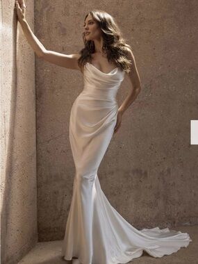 Katherine Tash, Cecilia wedding dress
